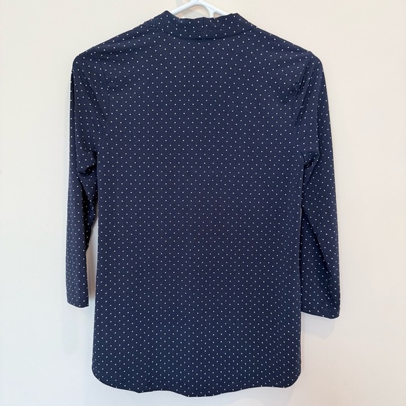 Chárter Club Navy Polka Dot 3/4 Sleeve V-Neck Women's Top size Petite small - Picture 2 of 5